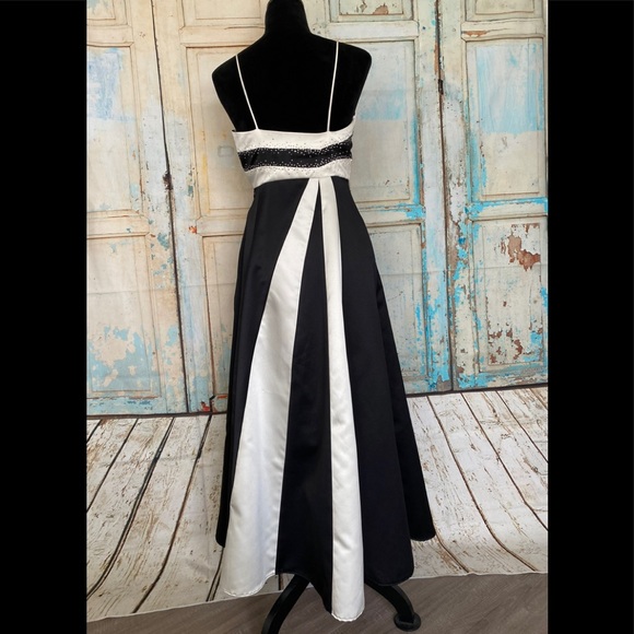 Dave & Johnny by Laura Ryner Sleeveless Spaghetti Straps Cocktail Long Dress 3/4 - Picture 3 of 14